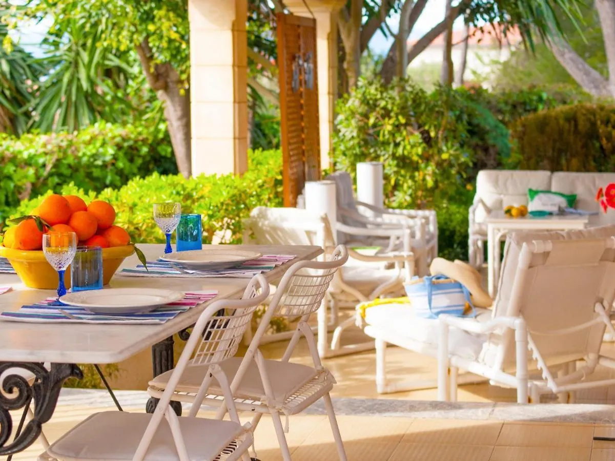 Villa Camila Para 7 Junto A Playa De Sant Pere Alcudia  Spain